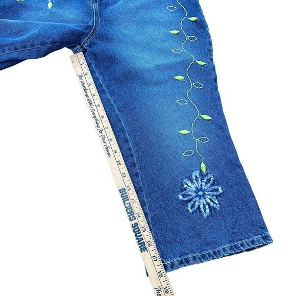 Faded Glory Jeans Girls Club Youth Plus 16.5 Pants Embroidered Cropped Capri - Picture 4 of 6